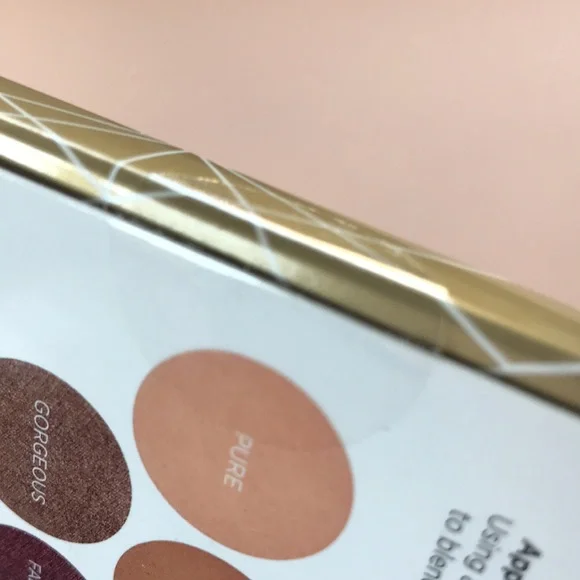 PUR Be Your Selfie Eyeshadow Palette - Picture 3 of 5